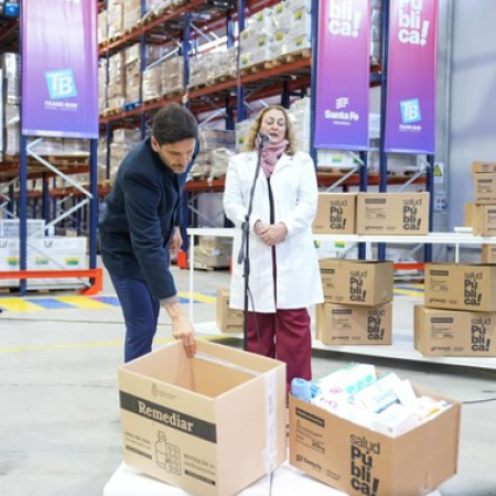 Santa Fe inició el reparto de medicamentos a centros de salud y hospitales provinciales
