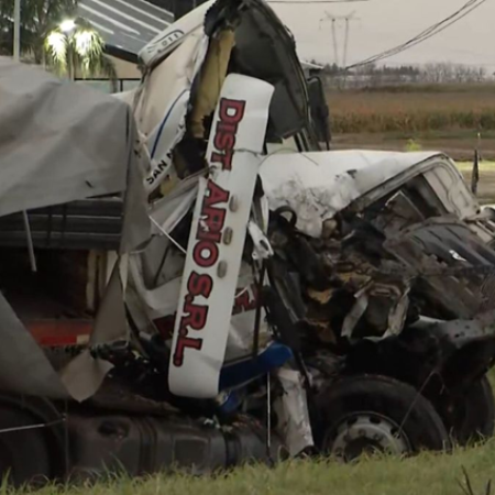 Dos camiones chocaron en la autopista entre Fighiera y Arroyo Seco
