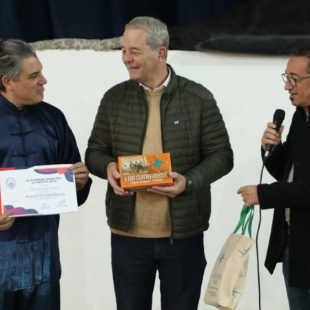 Presentaron el libro "Seis Pasos de Tai Chi / Chi Kung para la Salud"