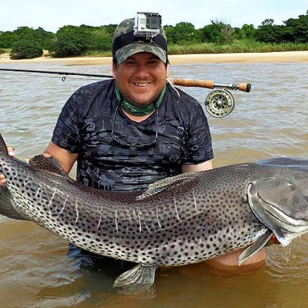 Prohibieron la pesca en el Paraná para proteger cardúmenes de surubí