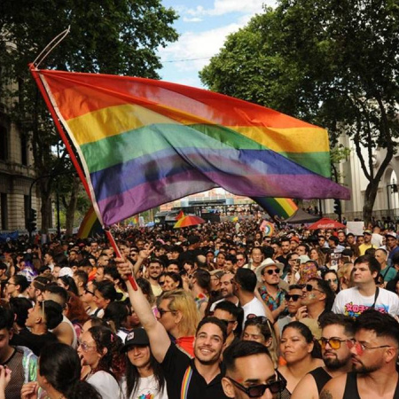 Proponen crear un programa de viviendas destinado a personas trans