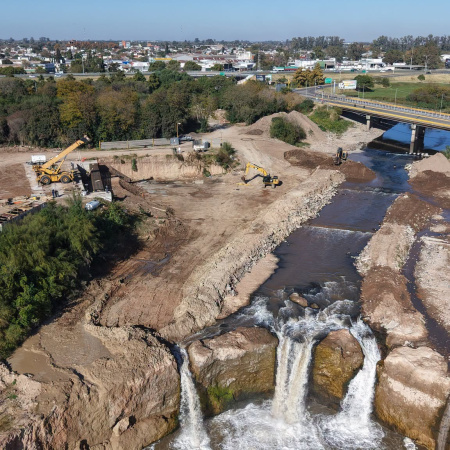 Avanza la obra para frenar el retroceso en la cascada del Saladillo