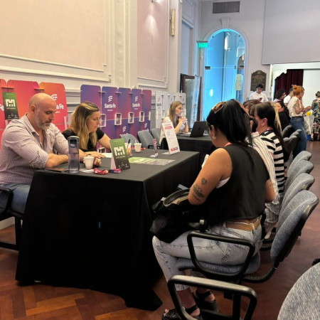 Proponen una ley para enfrentar la exclusión laboral después de los 40