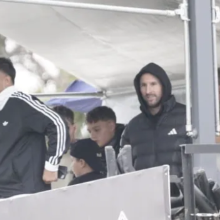 Lionel Messi presenció el partido de Leones FC en el estadio de Unión de Arroyo Seco