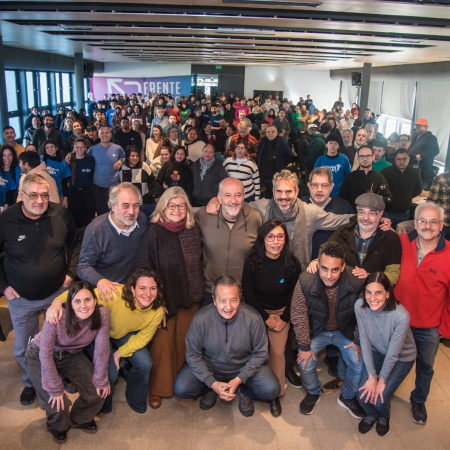 El Frente Amplio por la Soberanía reunió a más de 300 personas y planteó disputar el proyecto de Rosario