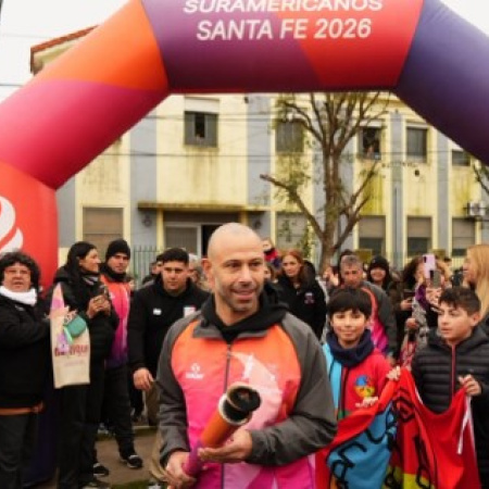Mascherano encabezó el paso de la Antorcha Suramericana por San Lorenzo