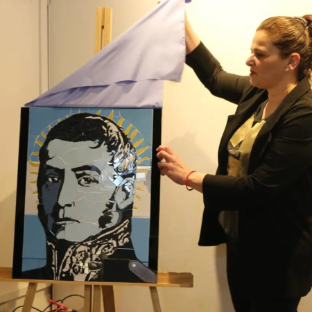 Melina Pabecini expone su obra artística en el Centro Cultural
