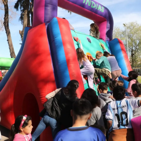 Arroyo Seco celebró el Día de las Infancias con una multitudinaria jornada en el Anfiteatro Municipal