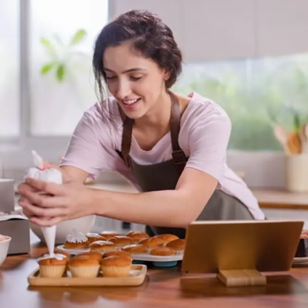 Microcréditos para mujeres emprendedoras: charla informativa en el Punto Violeta