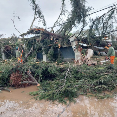 Provincia asiste a las localidades de Las Rosas y San Genaro tras el temporal