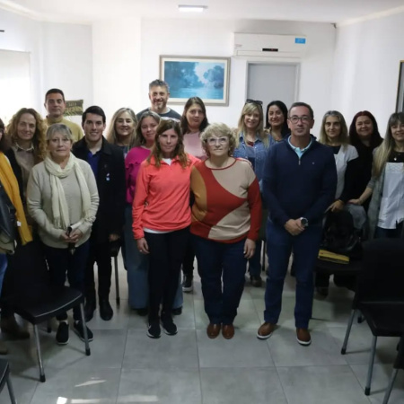 Escuelas públicas e incorporadas recibieron recursos para invertir en sus edificios