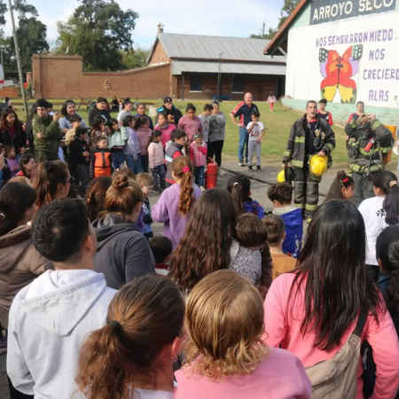 Los niños fueron agasajados por los Bomberos en su día