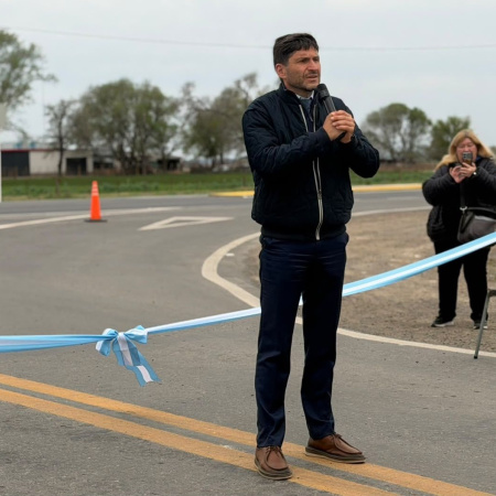 Pullaro inauguró la repavimentación de la Ruta 90 y entregó viviendas