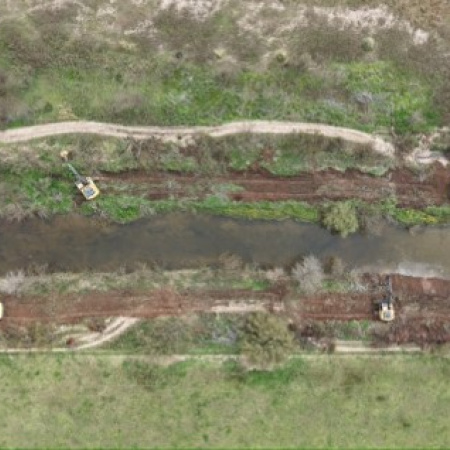 Provincia intensifica la limpieza de los canales principales en San Lorenzo y Rosario