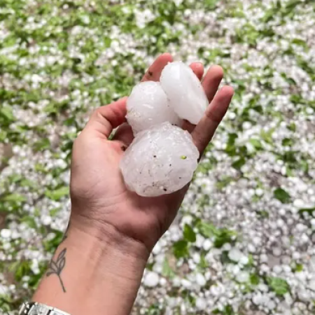 Granizo de gran tamaño sorprendió a la ciudad de San Cristóbal