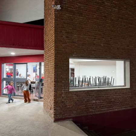 Talleres reabrió su sede social y se prepara para inaugurar la cancha de hockey sintético