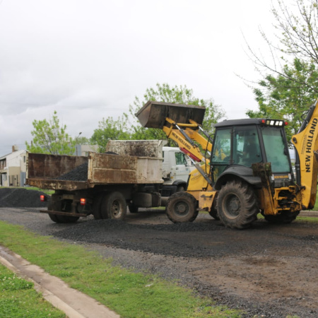 La Municipalidad escorió calles en diferentes barrios