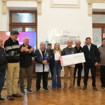 Pullaro entregó más $ 1.100 millones a tres instituciones