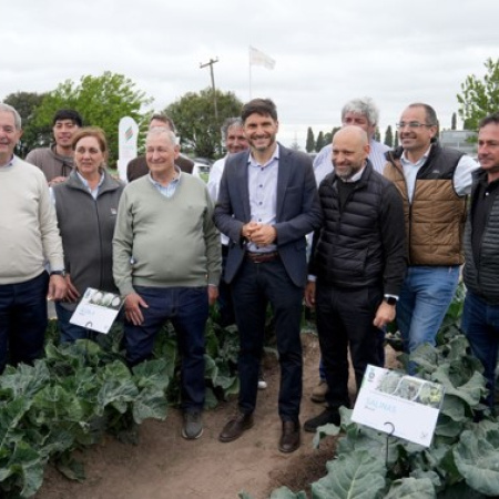 Pullaro en la feria ExpHortar de Arroyo Seco: “Tenemos todo para crecer”